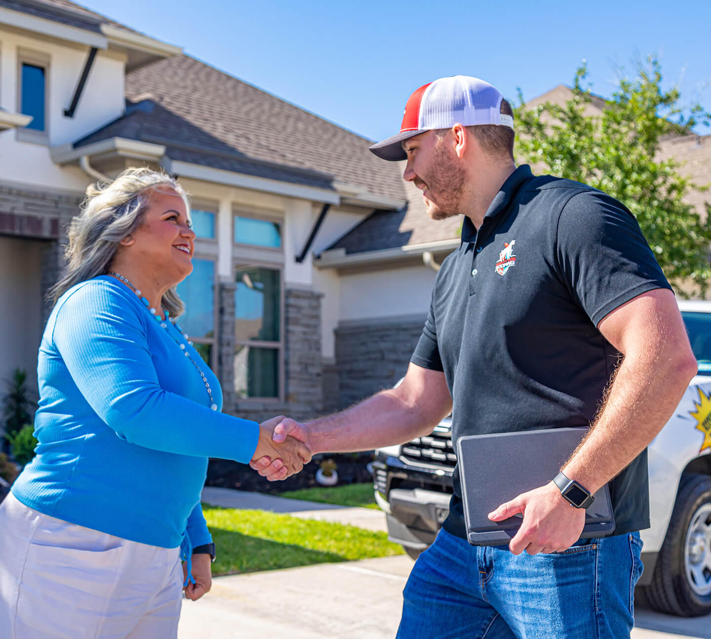 Contacto Mighty Dog Roofing