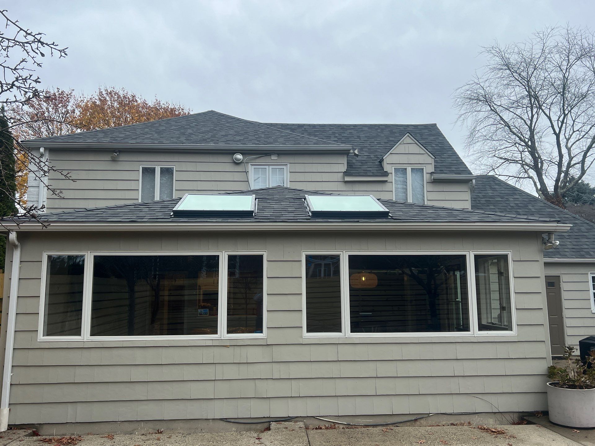 Tejas Owen's Corning Duration color Estate Gray