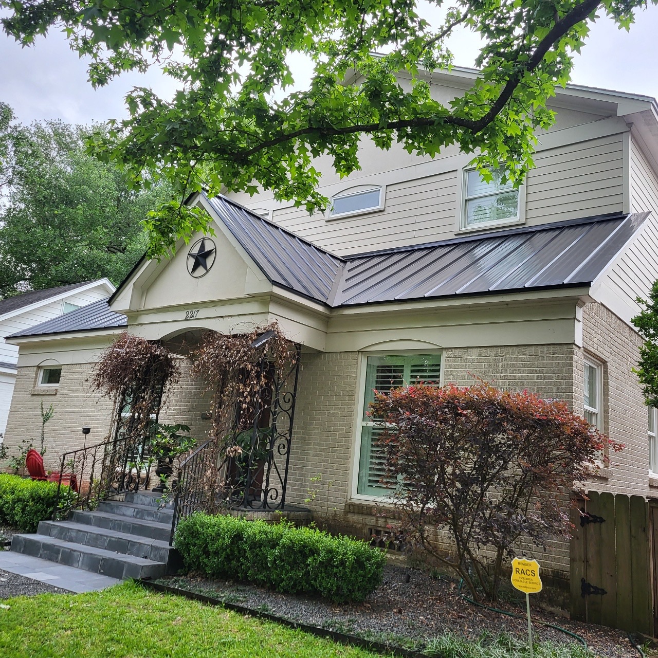 Cubierta metálica de junta alzada | West University