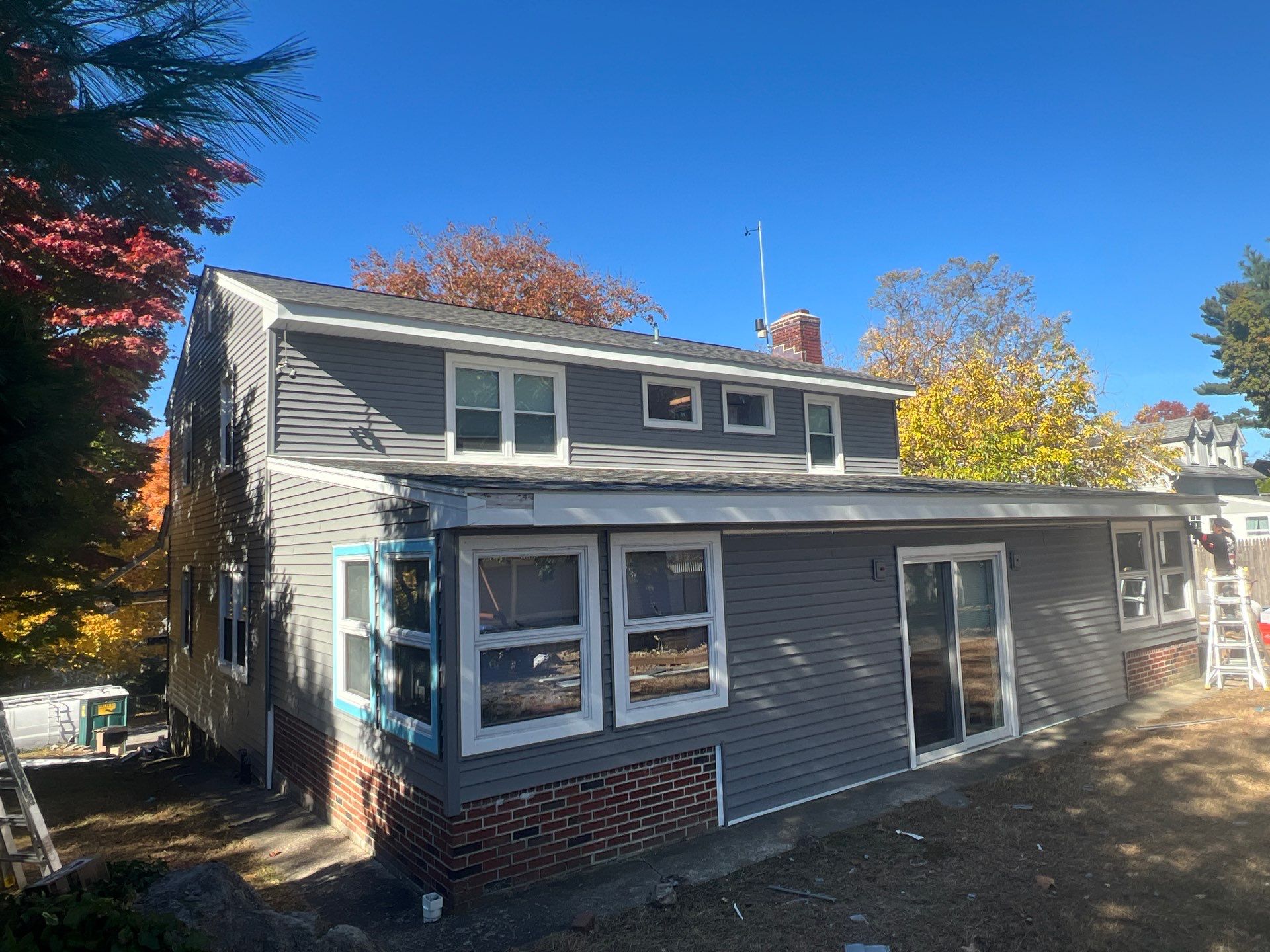 Revestimiento vinílico CertainTeed Mainstreet - D4 - Gris carbón